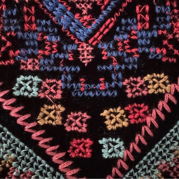 Calessa Boho Velvet Embroidered Floral Top Size M - Picture 5 of 12